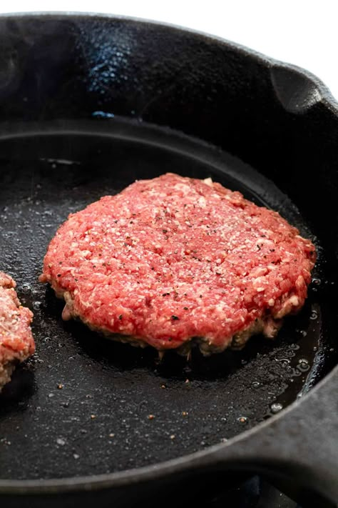 Easy Beef Burger Recipes, Burgers On Skillet, Homemade Burgers Patties Easy, Best Stove Top Burgers, Burger Recipes On Stove, Hamburgers Stovetop, Burger Recipes Beef Stove, Hamburger Recipes Stove Top, How To Make Burgers On The Stove