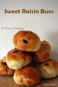 Bakery Buns, Indian Bakery, Raisin Buns, Raisin Recipes, Bakery Treats, Pembuat Roti, Baking Buns, Raisin Bread, Breads & Buns