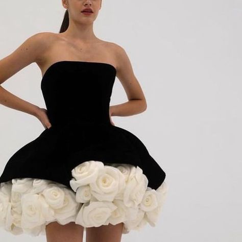 SHE’S FAR OUT on Instagram: "A mesmerizing display of couture craftsmanship - velvet mini dress with hand-crafted rosettes. ⚜️ - #SHESFAROUT" Mini Dress Classy, Runway Clothes, Rosette Dress, Party Dress For Women, Elegant Mini Dress, Cute Short Dresses, Valentine Dress, Red Carpet Gowns, Velvet Mini Dress