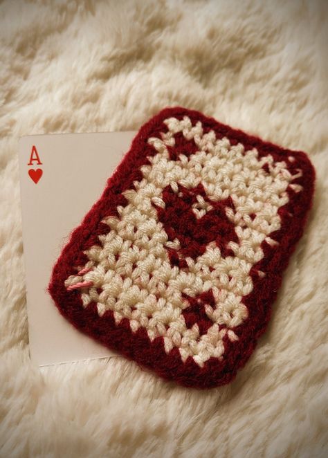 crochet Crochet Deck Of Cards, Crochet Playing Cards, Crochet Tarot Mat, Crochet Patches Pattern, Knitted Applique, Things To Crochet When Bored, Crochet When Bored, Pull Tab Crafts, Crochet Tarot