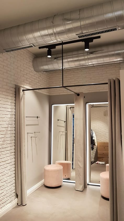 Fashion Store Design, Penyimpanan Makeup, Fitting Rooms, Home Ideas Kitchen, Dressing Design, Home Drawing, Drawing Home, Retail Store Interior Design, Clothing Store Interior