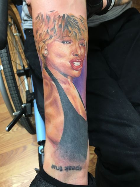 Tina Turner Tattoo, Turner Artworks, Famous Portraits, Broken Arrow, Tattoos Art, Tina Turner, Love Tattoos, Pixie Cuts, Pixie Cut