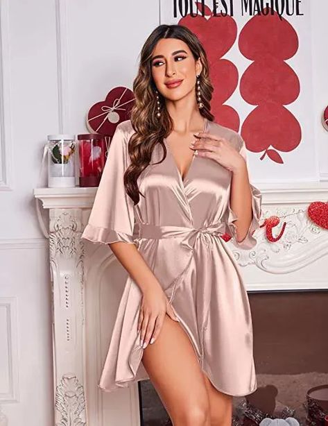 Romantic Night Wedding, Satin Dressing Gown, Soft Robes, Night Dresses, Valentines Lingerie, Bridal Shower Dress, Retail Market, Classy Casual Outfits, Womens Kimono