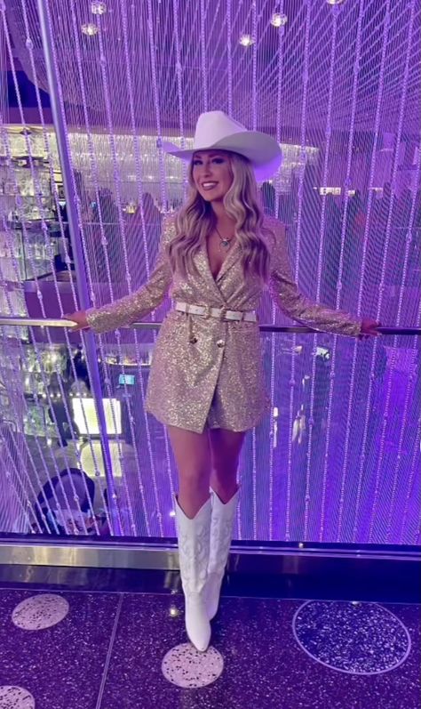 Glittery Cowboy Boots Outfit, Country Glitter Outfit, Nfr Party Ideas, Metallic Cowgirl Outfit, Glam Cowgirl Outfit Party, Nfr Fashion 2022 Vegas, Country Disco Outfit, Cowboy Glam Outfit, Western Christmas Outfits Party