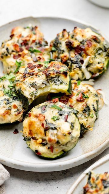 Sara Stewart, MS, CNS on Instagram: "✨air fryer spinach & artichoke zucchini bites!✨ think favorite party dip meets green glow-up: these little brown bubblies are the answer when your holiday heart says cheese but your head says veggies. pair with beer or bubbles for an easy hors d’oeurve — or go rogue and make the entire pan your dinner. we won’t judge. air fryer and oven directions below! AIR FRYER SPINACH & ARTICHOKE ZUCCHINI BITES 4 oz cream cheese, softened • ⅔ cup shredded mozzarella Sara Stewart, Sara Haven, Zucchini Bites, Canned Artichoke Hearts, Party Dip, Spinach Pie, Party Dips, Frozen Spinach, Spinach Artichoke