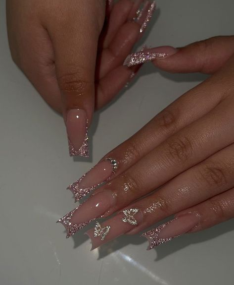 Viral Nails, Ongles Bling Bling, Quinceanera Nails, Bold Statements, Colored Acrylic Nails, Girly Acrylic Nails, Short Square Acrylic Nails, Acrylic Nails Coffin Pink, Long Square Acrylic Nails