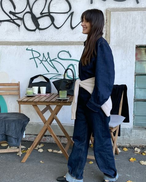 OOTD Love the tied up sweater around the waist. #jeanonjean #casualstyle #outfitinspiration #darkdenim #cream #cashemere Sweater Around Waist, Sweater Tied Around Waist, Tie Sweater, Dark Denim, Casual Style, Outfit Inspirations, Ootd, Cream, How To Wear