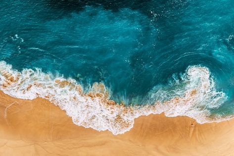 Relaxing aerial beach scene, summer vaca... | Premium Photo #Freepik #photo #sea-top-view #beach-top-view #shore #seascape Beach Top View, Irish Beach, Photo Sea, View Beach, Holiday Templates, Aerial Drone, Landscape Photography Nature, Sea Shore, Surfing Waves