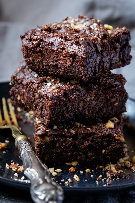 Extra Dark Avocado Hazelnut Brownies - Creative in My Kitchen Keto Avocado Brownies, Hazelnut Brownies, Dr Gundry Recipes, Gundry Diet, Gundry Recipes, Sugar Free Nutella, Lectin Free Foods, Plant Paradox Recipes, Lectin Free Recipes