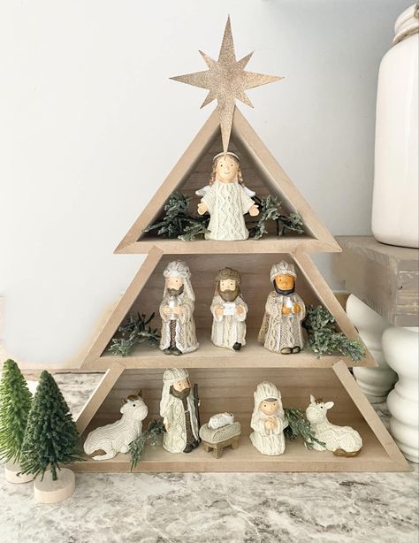 Room Oasis, Ignorant Tattoo, Christmas Diy Wood, Woodworking Basics, Cabinet Maker, Christmas Crafts For Kids To Make, Amazing Woodworking, Wooden Christmas Tree, Christmas Tree Inspiration