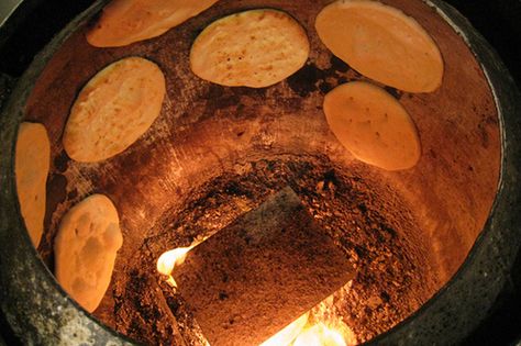 This is a tandoor oven. Mariam met Fariba while at the communal tandoor. pg 67 (customs/traditions because during daily everyday life they use a tandoor oven to make the food that they eat and we don't use those we just use a stove) Tandoori Oven, Pakistani Foods, A Thousand Splendid Suns, Tandoori Recipes, Pork Kebabs, Outside Cooking, India Recipes, Tandoor Oven, Homemade Smoker