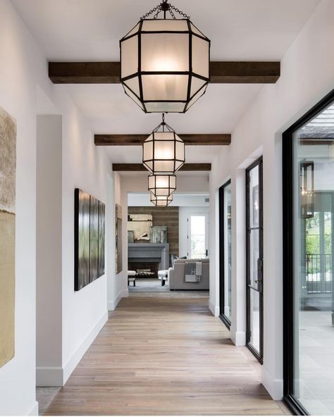 meredith on Instagram: “I’d love to have a big long hallway to light. Maybe the next house. 😉 Beautiful design by @dminteriors via @lindsay_hill_interiors 🖤🖤” Hallway Ceiling, Hallway Inspiration, Hall Lighting, Long Hallway, Hill Interiors, Entryway Lighting, Lobby Design, Hallway Lighting, Home Decor Trends