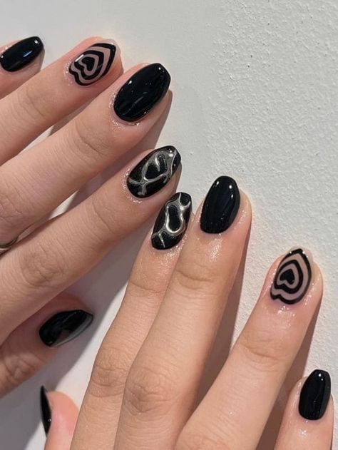 Black And Chrome Short Nails, Black Nails With Chrome Hearts, Mail Designs For Short Nails Black, Short Gel Nails Black Design, Cute Short Goth Nails, Short Square Nails Ideas Black, Alternative Gel Nails, Short Black Acrylics With Design, Short Valentines Nails Black