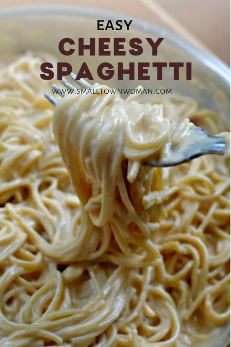 Garlic Peas, Cheesy Spaghetti, Small Town Woman, Pasta Food Recipes, Recipe Pasta, Cheese Spaghetti, Family Friendly Dinners, Spaghetti Recipe, Cheesy Pasta