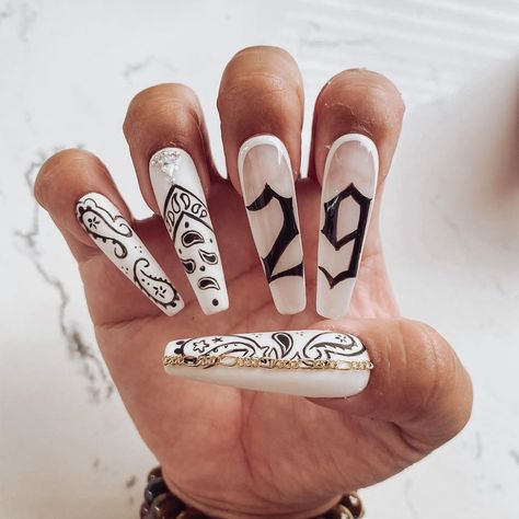 197 Likes, 7 Comments - 𝖏𝖆𝖝𝖆𝖒𝖎𝖑𝖑𝖞 𝖓𝖆𝖎𝖑𝖘 (@jaxamillynails) on Instagram: “Custom birthday set for my 29th! My website is now live. Come shop w me! Link in bio. 🤍” White Nail Set, Bandana Nails, Black And White Nail, Birthday Nail Designs, Black White Nails, Birthday Nail, 29th Birthday, White Nail, Birthday Nails