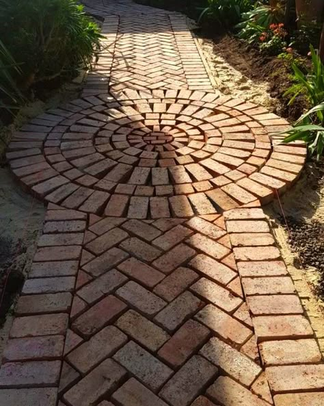 20 Stunning Pathway Ideas for your Garden | Transform your garden Rustic Pathways, Pathway Ideas, Style Flare Pants, Backyard Walkway, Brick Path, Pathway Landscaping, Brick Garden, Large Pants, Brick Patios