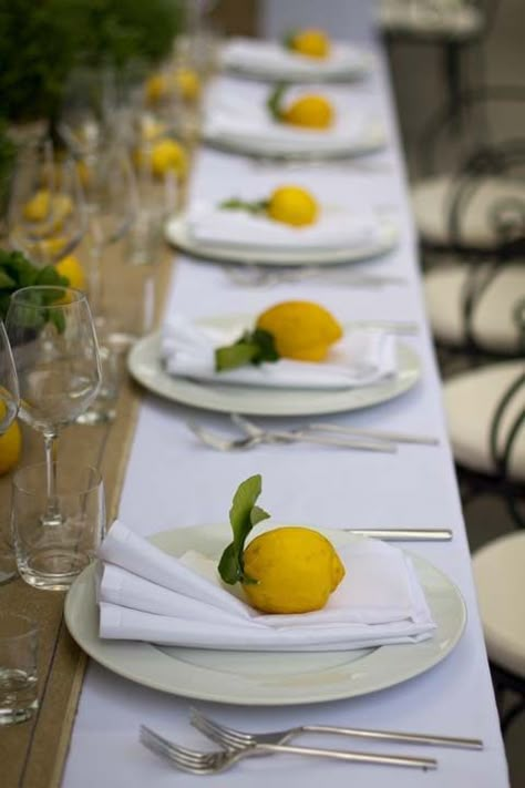 Wedding Dinner Table Decor, Lemon Tablescape, Destination Wedding Aruba, Farewell Brunch, Lemon Aesthetic, Sicilian Wedding, Croatia Wedding, Lemon Wedding, Italian Dinner Party