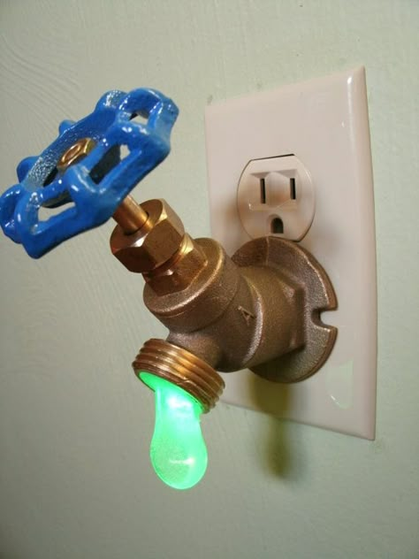 Check this out...The Coolest Nightlight Ever., a stop valve tap transformed into a #Night #Light, looks cool... Led Faucet, Koti Diy, Unique Night Lights, Drukarka 3d, Green Led, Naha, Vintage Diy, Boy's Bedroom, Cool Inventions