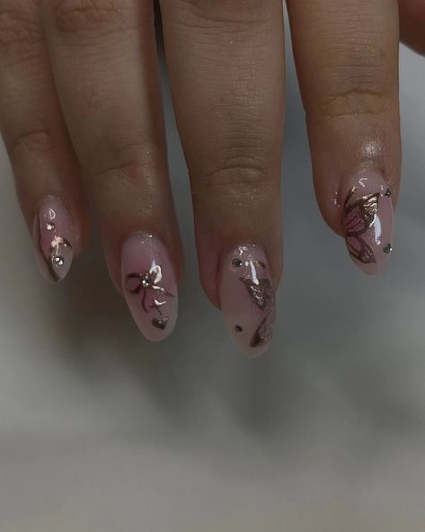 Butterfly Chrome Nails, Chrome Butterfly Nails, Chrome Butterfly, Nails Polygel, Nails Sets, Butterfly Nails, Polygel Nails, Blush Nails, Butterfly Nail