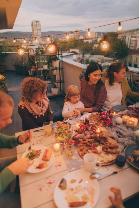 Happy family at Thanksgiving dinner Family Celebrations Aesthetic, Family Dinner Party Aesthetic, Family Dinner Asthetic Picture, Thanksgiving Pictures Family, Family Dinner Table Aesthetic, Family Dinner Pictures, Family Eating Dinner At Table, Large Family Dinner Aesthetic, Family Dinner Photo