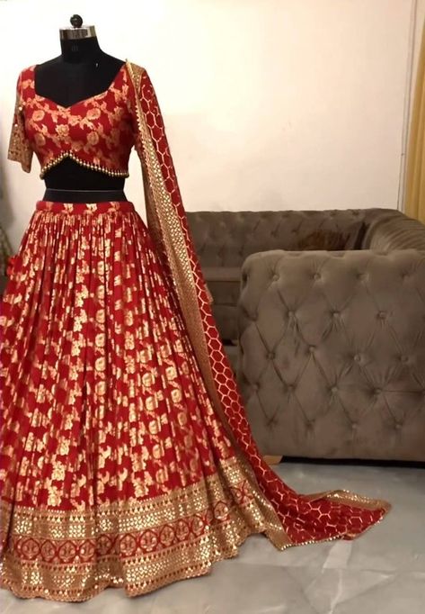 Check out this item in my Etsy shop https://www.etsy.com/in-en/listing/1343370598/sabyasachi-inspired-lehengabridal Banarasi Lehenga Sabyasachi, Red Lehngas, Sabyasachi Bridal Saree, Red Banarasi Lehenga, Roka Ceremony Outfits For Bride, Customised Lehenga, Sabyasachi Gown, Beautiful Lengha, Red Saree Wedding