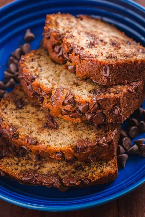 Natasha Kitchen, Natashas Kitchen, Chocolate Chip Banana Bread Recipe, Resipi Kek, Pane Dolce, Chocolate Chip Bread, Moist Banana Bread, Chocolate Chip Banana, Chocolate Banana Bread