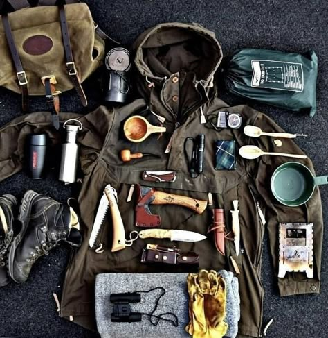 Camping Ideas For Couples, Bushcraft Kit, Learning Lessons, Outdoor Survival Gear, Bushcraft Gear, Bag Illustration, Bush Craft, Hunting Cabin, Survival Stuff