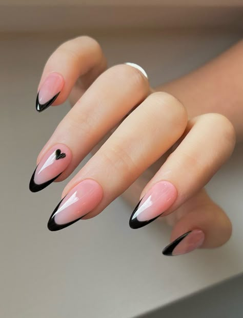 Black French Acrylic Nails Almond, Graphic French Nails, French Nail Designs Color, Oval Nails With French Tip, Cute Simple Nails Black, Black Tip Chrome Nails, Black Almond Nails French Tip, French Tips With Design Almond, Black Almond Nails Designs Simple