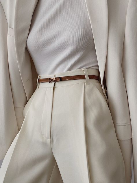 Minimal Clothes Aesthetic, White Professional Outfit, White Belt Outfit, Classy Aesthetic Outfit, Neutral Outfit Aesthetic, Classy Pants, Aesthetic Business, Professional Outfits Women, Classic Trousers