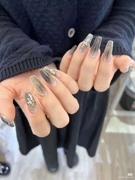 Douyin Grey Nails, Grey Douyin Nails, Ateez Inspired Nails, Kpop Nails Ideas, Gray Nail Art, Gray Nail Designs, Neutral Nail Art Designs, Douyin Nails, Neutral Nail Art