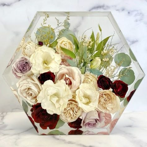 Resin Flower Vases, Epoxy Resin Flower Bouquet, Bridal Bouquet Resin Preservation, Resin And Flowers Diy, Perserving Flowers Wedding Diy, How To Preserve Wedding Bouquet In Resin, Things To Do With Wedding Bouquet After, Resin Wedding Flowers Diy, Wedding Bouquets Epoxy