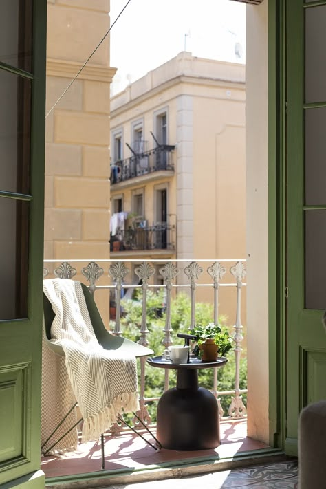 Madrid Studio Apartment, Madrid Spain Apartment Aesthetic, Spanish Apartment Barcelona, Apartment In Spain Aesthetic, Barcelona Aesthetic Apartment, Barcelona Apartment Balconies, Barcelona Living Aesthetic, Madrid Apartment Interiors, Valencia Spain Apartments