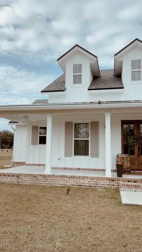 https://www.instagram.com/reel/CaIiVzPpZsk/?utm_medium=share_sheet Double Door Ranch House, White House Brick Accents, Small Homes With Character, White House With Front Porch, Barndominium Shop, Classic Farmhouse Exterior, Small House Renovation Ideas, Coastal Farmhouse Exterior, Small House Renovation