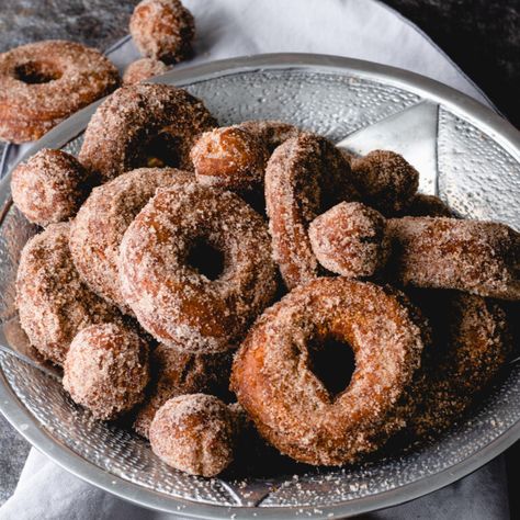 Old-Fashioned Apple Cider Donuts - State of Dinner Cider Donuts Recipe, Apple Cider Donuts Recipe, Cake Donuts Recipe, Apple Cider Donuts Baked, Homemade Donuts Recipe, Apple Cider Recipe, Donuts Recipe, French Recipes, Apple Cider Donuts