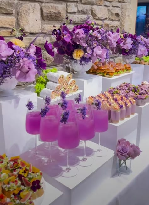 Purple Tea Party, Birthday Food Ideas, Catering Food Displays, Outdoor Graduation Parties, Outdoor Graduation, Purple Birthday, Themed Bridal Shower, Birthday Brunch, Food Displays