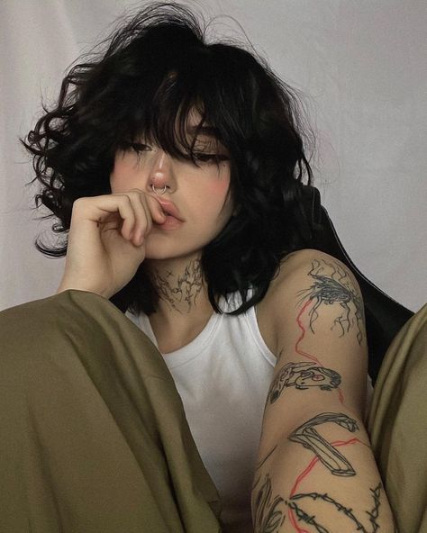 Short Grunge Hair, Hair Inspiration Short, Fluffy Hair, Hair Reference, Grunge Hair, Dream Hair, Haircut Ideas, Aesthetic Hair, الرسومات اللطيفة