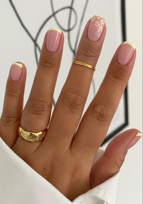 Short Square French Nails, Square French Nails, Shellac Nails Summer, Shellac Nail Designs, Biab Nails, Square French, Builder Gel Nails, Squoval Nails, Short Gel Nails