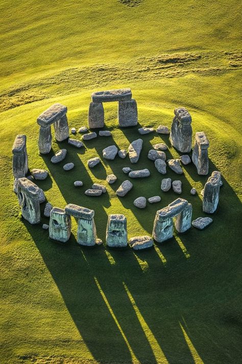 Unlock the Mysteries of Stonehenge 🇬🇧✨ Visit the prehistoric monument of Stonehenge and ponder its enigmatic origins. This iconic stone circle has captivated historians and tourists alike. 🌿🪨 #Stonehenge #PrehistoricSites #HistoricalSites #UK Stonehenge Aesthetic, Stonehenge Photography, Stone Henges, Stonehenge England, Megalithic Monuments, Stone Circle, Fear Of The Unknown, Video Gaming, Adventure Bucket List