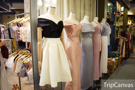 https://thailand.tripcanvas.co/bangkok/thai-designer-fashion-brands/ Thai Designer Fashion, Bangkok Dress, Bangkok Shopping, Thai Silk Dresses, Bangkok Fashion, Thailand Fashion, Clothing Korean, Thai Fashion, Thailand Travel Tips