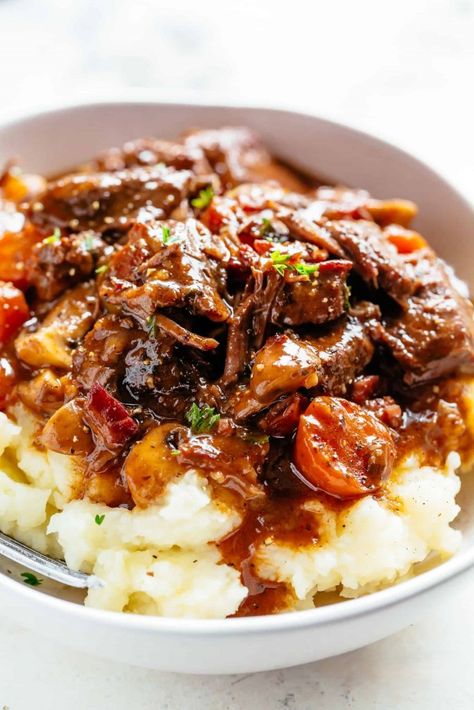 Beef Bourguignon (Julia Child’s Recipe) Beef Bourguignon Recipe, Wine Gravy, Julia Childs, Red Wine Gravy, Mexican Chicken Casserole, Julia Child Recipes, Squash Casserole Recipes, Healthy Zucchini, Mexican Chicken