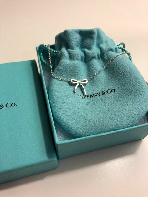 Tiffany Store, Tiffany And Co Jewelry, Zip Lock Bag, Jewelry Accessories Ideas, Bow Necklace, Dope Jewelry, Girly Accessories, Classy Jewelry, Expensive Jewelry