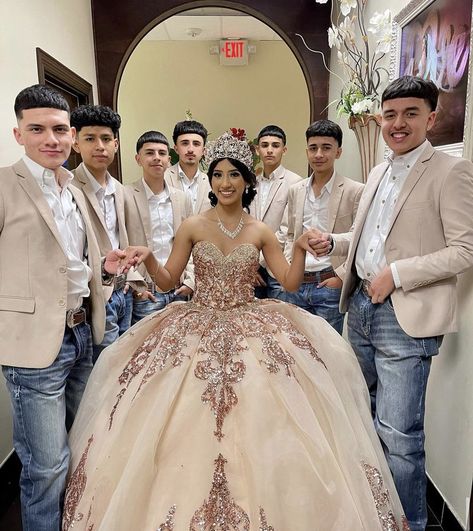 Rose Gold Quinceanera Dresses Chambelanes, Chambelanes Champagne, Gold And White Chambelanes, Asking Chambelanes Ideas, Rose Gold Quinceanera Theme Dresses, Quince Dama Dresses Pink, Quince Chambelanes Outfits Rose Gold, Chamberlain Outfits Quince Pink, Blush Pink Chambelan Outfits