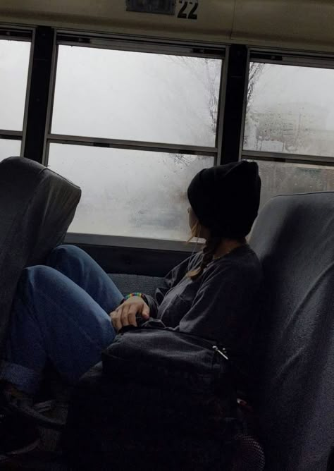 Bus Photo Aesthetic, Rain Aethstetic, Bus Ride Aesthetic, Zoey Aesthetic, School Bus Aesthetic, Bus Aesthetics, Melinda Sordino, Quite Photos, Speak 2004