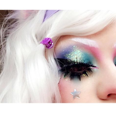 1,191 gilla-markeringar, 6 kommentarer - Tori (@happyunbirthday1) på Instagram: " All the shadows and lashes are @sugarpill and the glitters are @litcosmetics and…" Funky Makeup, Swag Makeup, Cool Makeup Looks, Unique Makeup, Dope Makeup, Edgy Makeup, Cool Makeup, Cute Makeup Looks, Goth Makeup