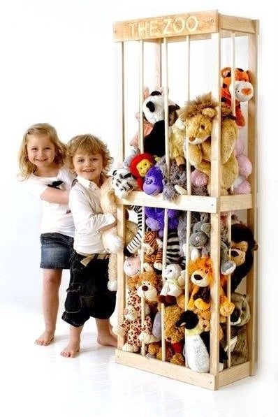 Play zookeeper. Zoo For Stuffed Animals, Organize Kids Room, Ikea Elvarli, Storing Stuffed Animals, Gazebo Patio, Organize Kids, Kids Bedroom Organization, Diy Space Saving, Soft Toy Storage