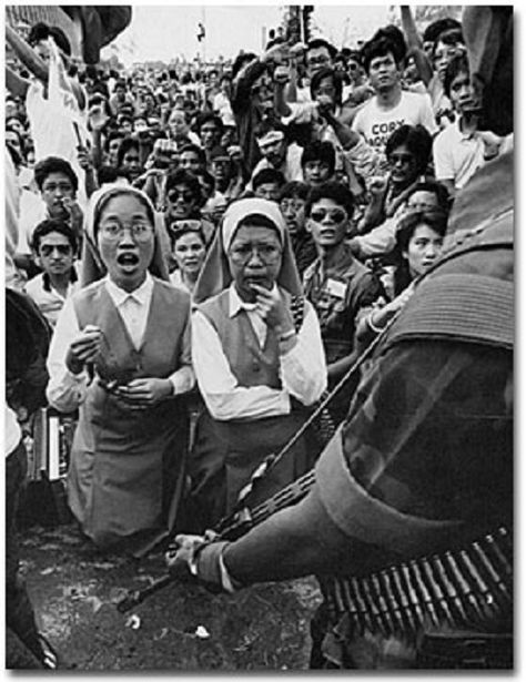 Check it out! People Power Revolution, Ferdinand Marcos, Vintage Philippines, Revolution Poster, Old Philippines, Philippine History, Philippines Culture, Filipino Culture, Powerful Images