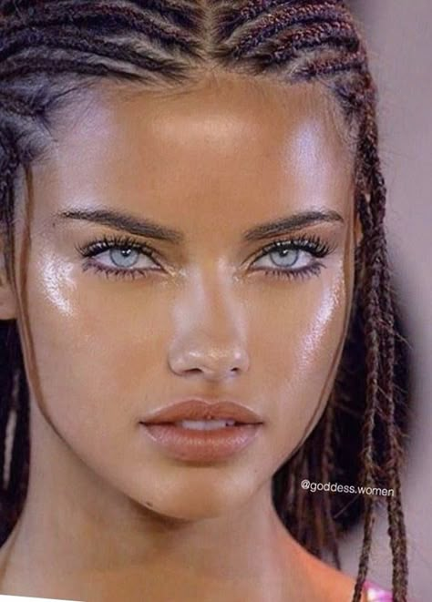 Purple Runway, Looks Pinterest, Victoria's Secret Angel, Adriana Lima, Purple Hair, Pretty Face, Makeup Inspiration, Maybelline, Pretty People