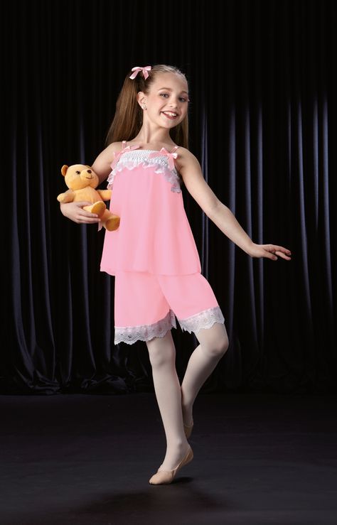 Maddie Ziegler modeled for "Cicci Dance" [2010-2011] Maddie Dance Moms, Dance Moms Outfits, Dance Moms Costumes, Maddie Mackenzie, Maddie And Kenzie, Maddie Z, Dance Moms Pictures, Dance Moms Dancers, Baby Dance