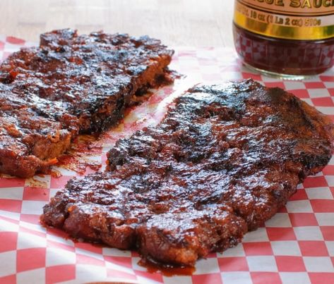 Who says ribs are only for meat eaters? This vegan spin with jackfruit has all of the rich, smoky flavor you could want. Recipe here. Wheat Gluten Recipes, Vegan Ribs, Vegan Seitan, Vegan Barbecue, Seitan Recipes, Vegan Soul Food, Gluten Recipes, Jackfruit Recipes, Barbecue Ribs