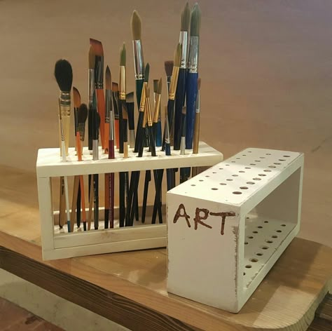 Homemade paint brush holders Colored Pencil Storage, Diy Brush Holder, Studio Room Ideas, Home Art Studios, Rangement Art, Homemade Paint, Studio At Home, Paint Brush Holders, Art Studio Space